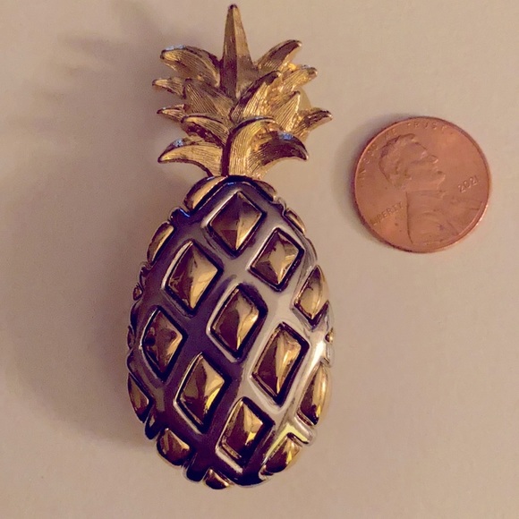 Gold and Silver Tone Pineapple Brooch - Picture 2 of 3